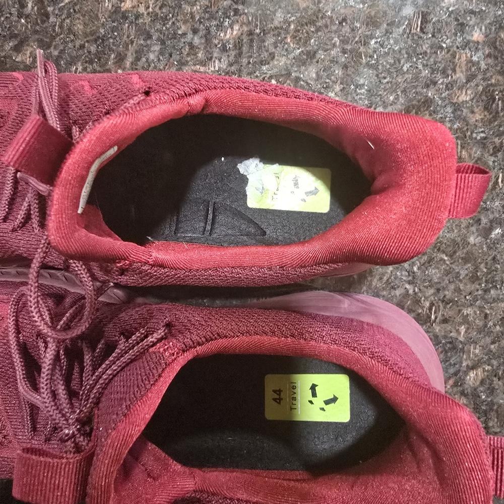 Feethit Red Sneakers - Picture 8 of 8